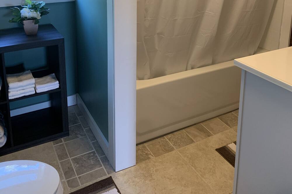 Photo of Bathroom in Piney Creek