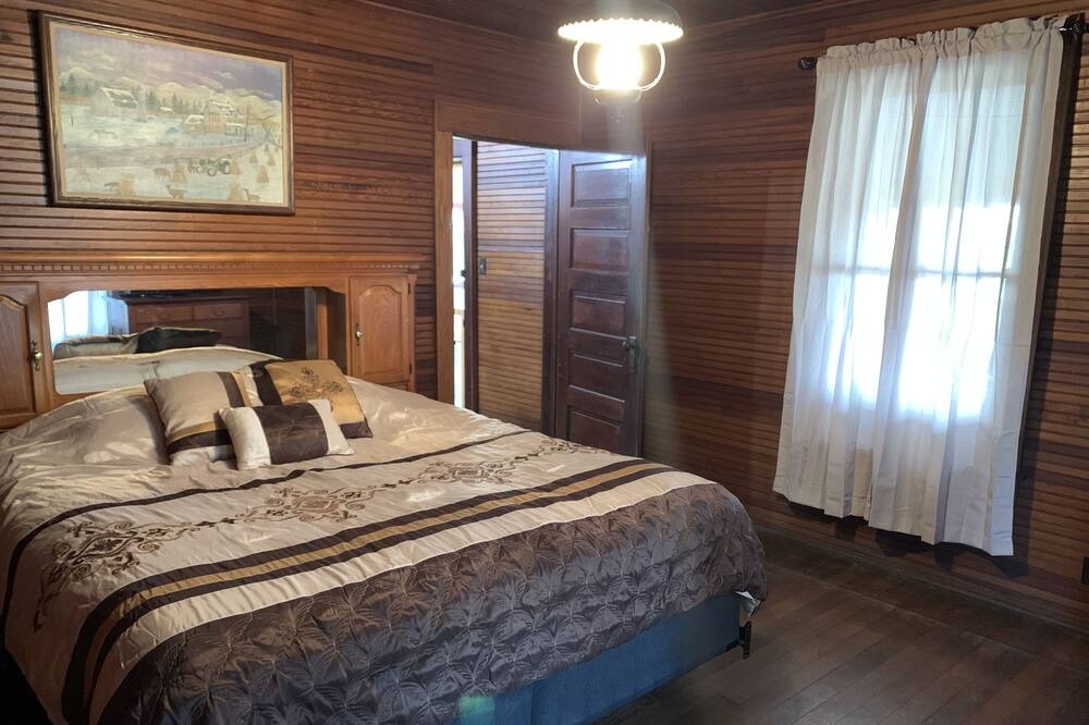 Photo of Bedroom in Piney Creek