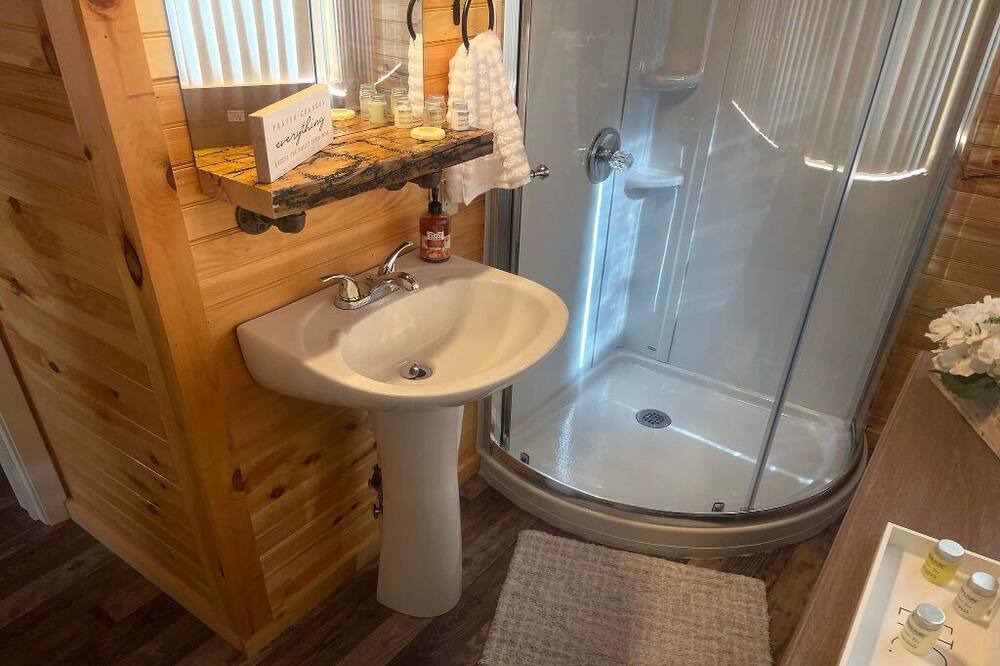 Photo of Bathroom in Pine Ridge