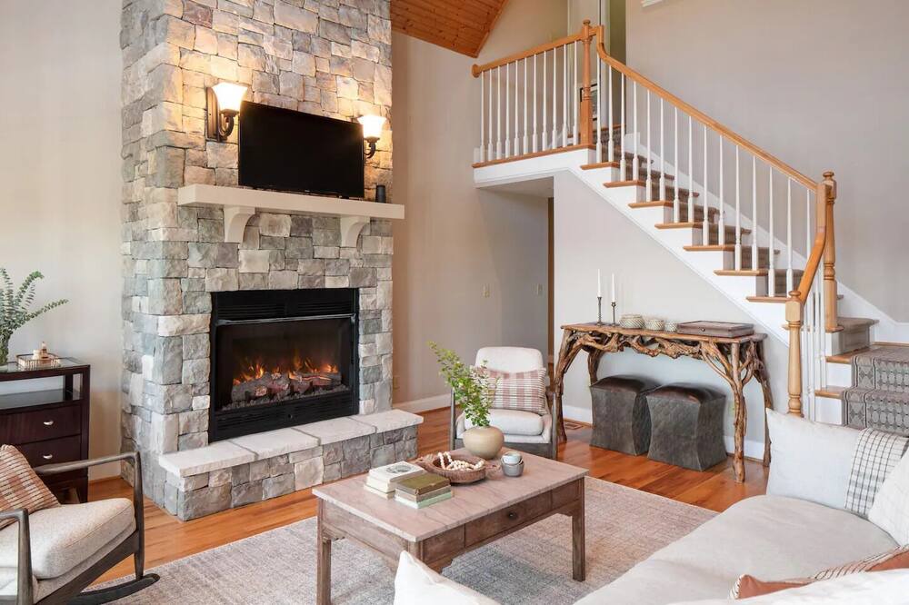 Photo of Livingroom in Swannanoa