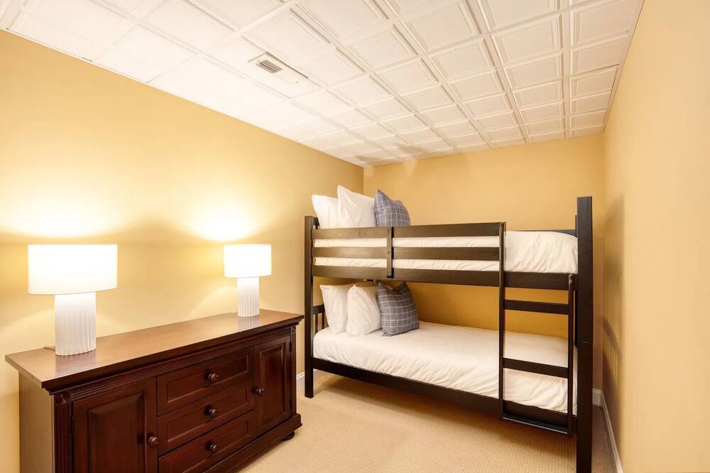 Photo of Bedroom in Swannanoa