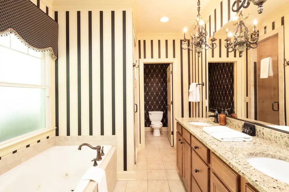 Photo of Bathroom in Swannanoa