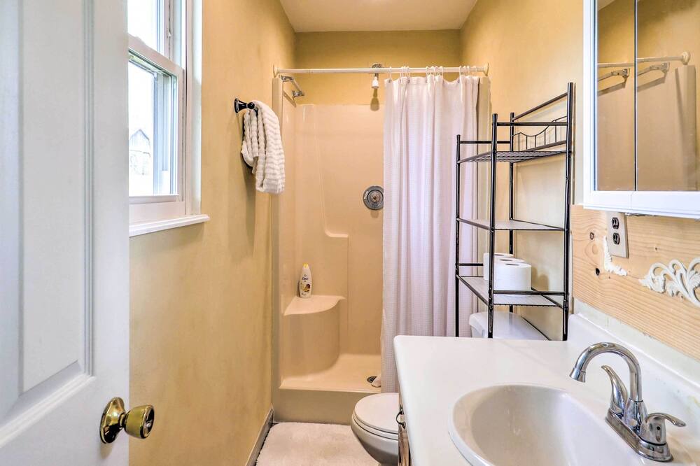 Photo of Bathroom in Jonesborough