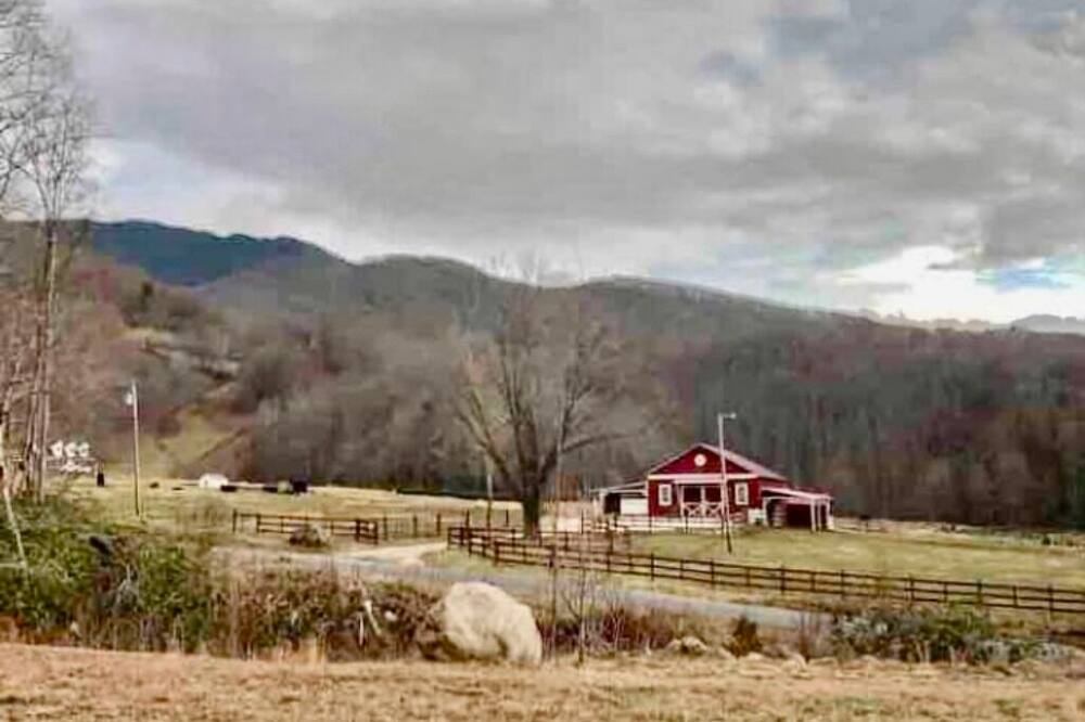 Photo of Outdoor in Bakersville