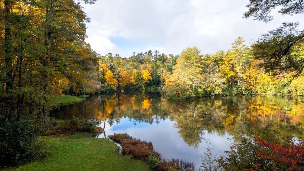 Photo of Outdoor in Mirror Lake