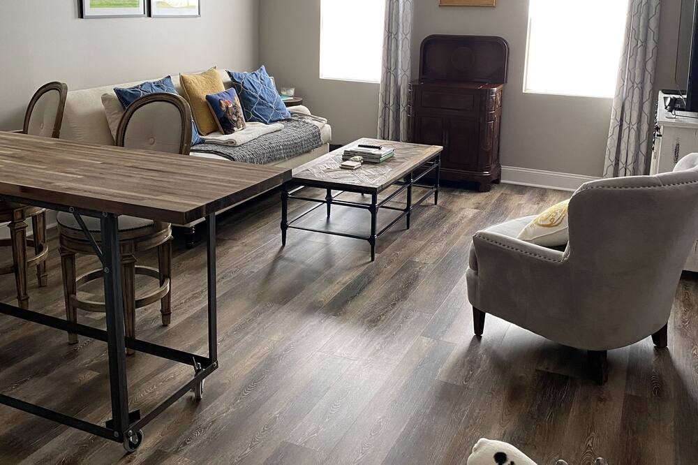 Photo of Livingroom in Northside District