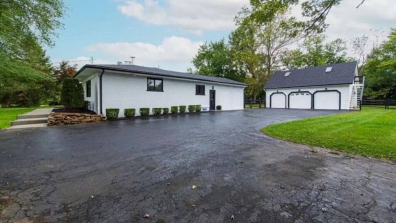 Photo of Outdoor in Roselawn Finance