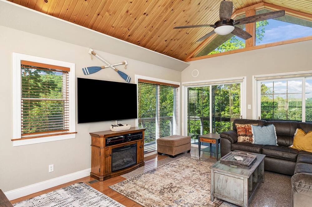 Photo of Livingroom in Omaha