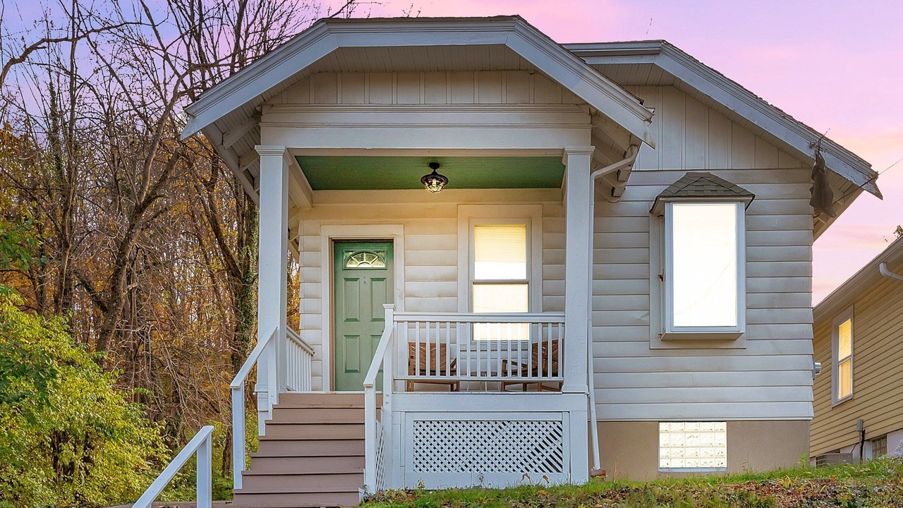 Photo of Outdoor in Roselawn Finance
