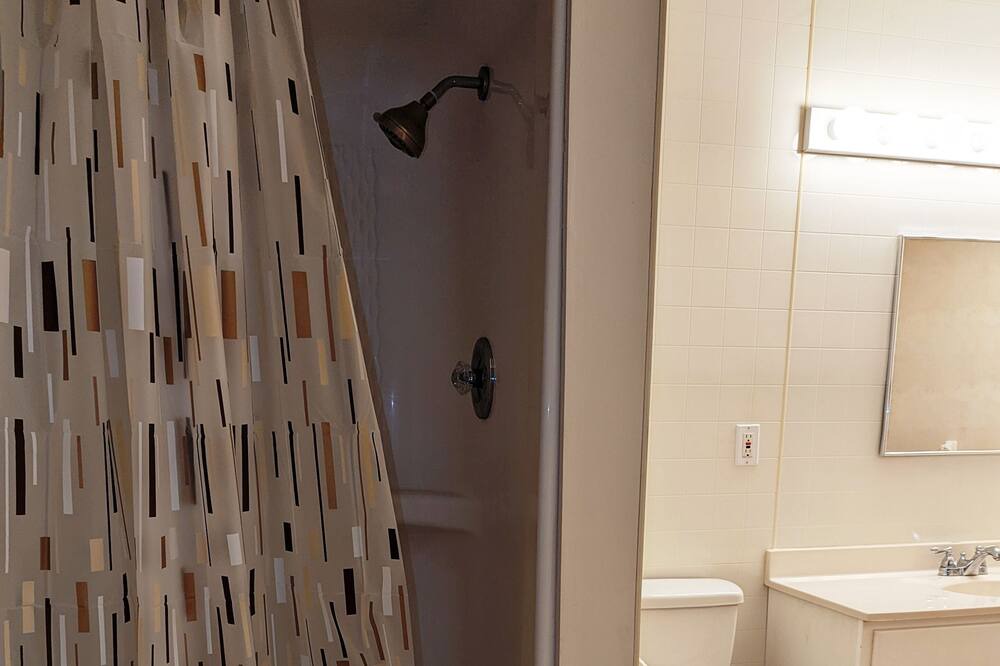 Photo of Bathroom in Unicoi