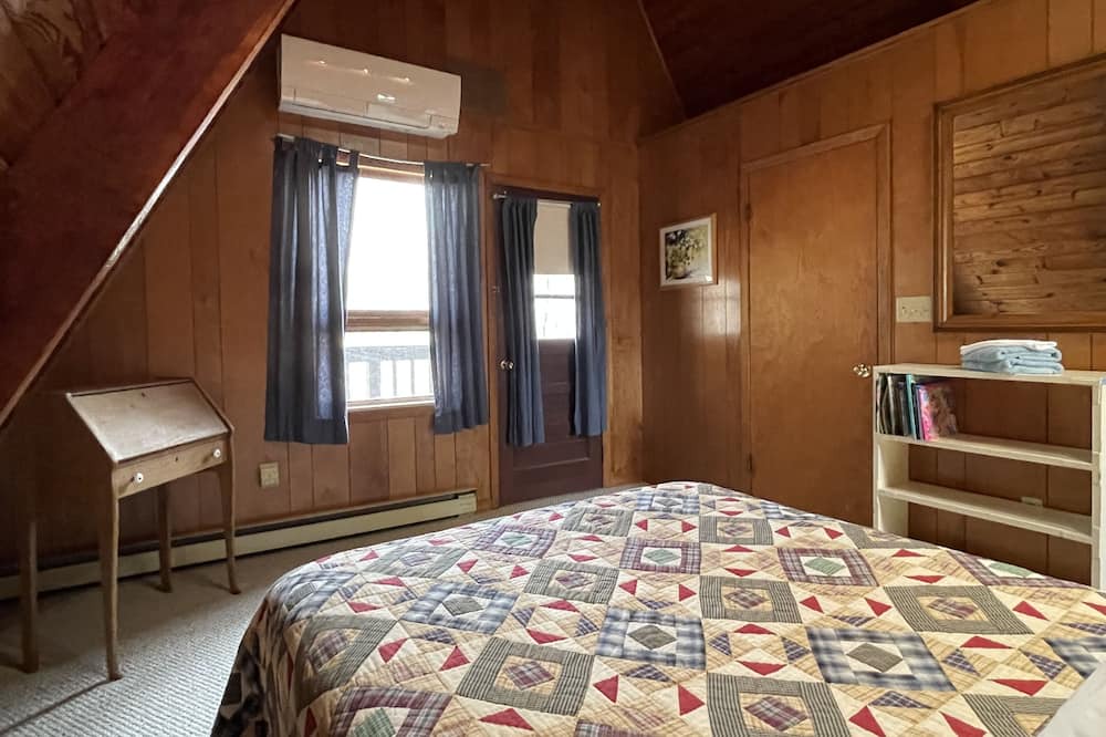 Photo of Bedroom in Berkeley Springs
