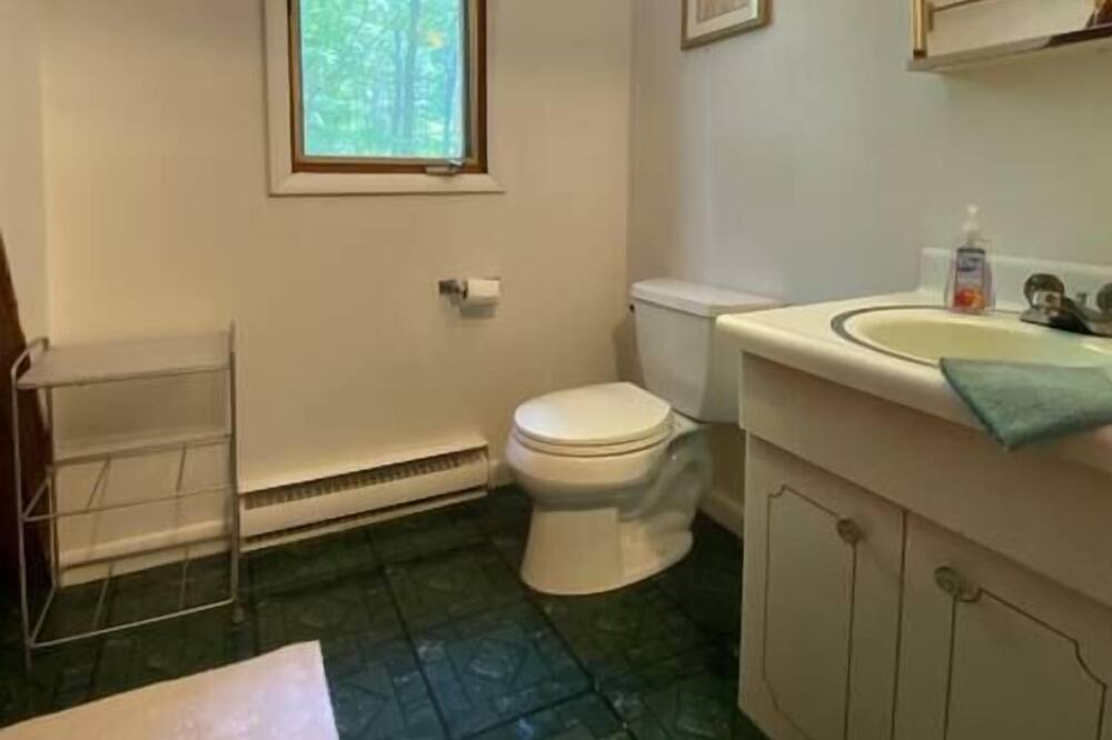 Photo of Bathroom in Berkeley Springs