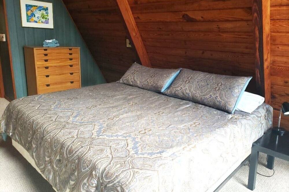 Photo of Bedroom in Berkeley Springs