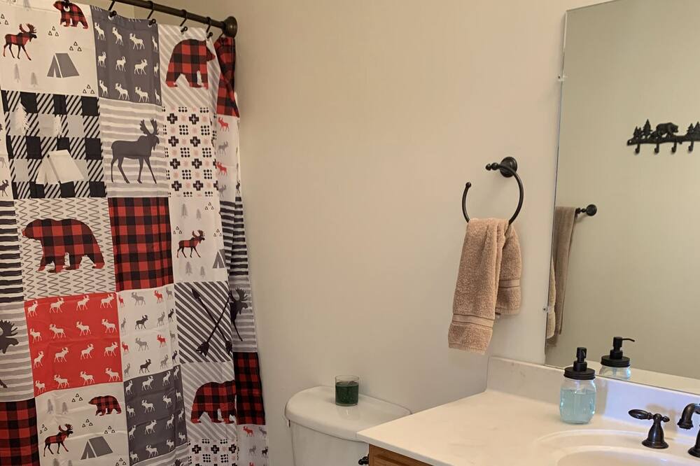 Photo of Bathroom in Piney Creek