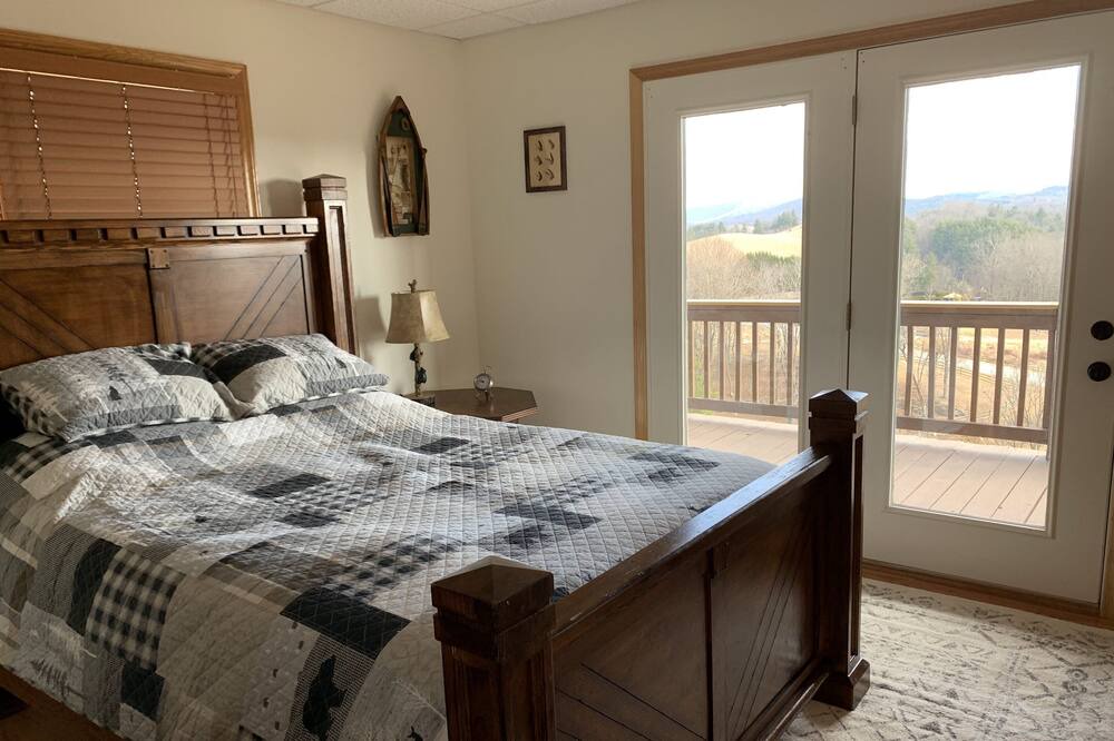 Photo of Bedroom in Piney Creek