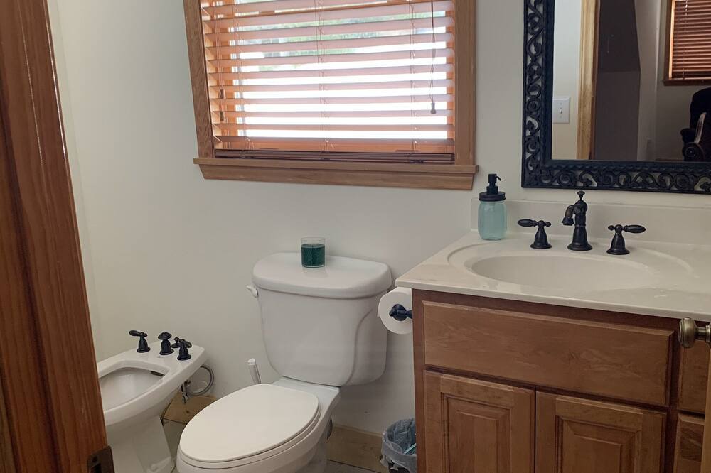 Photo of Bathroom in Piney Creek