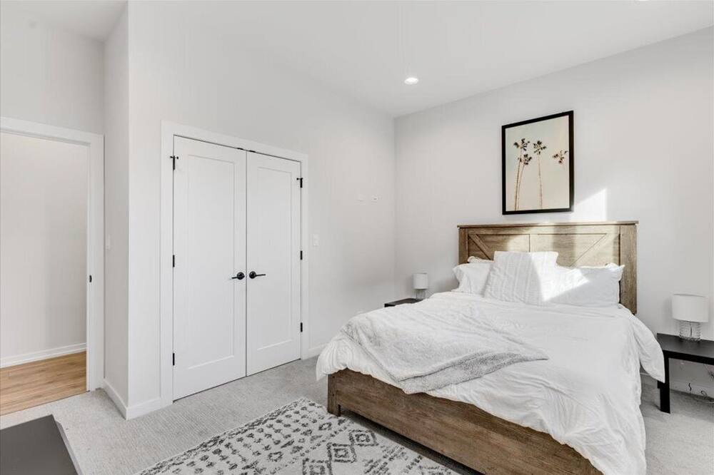 Photo of Bedroom in East Garfield Park
