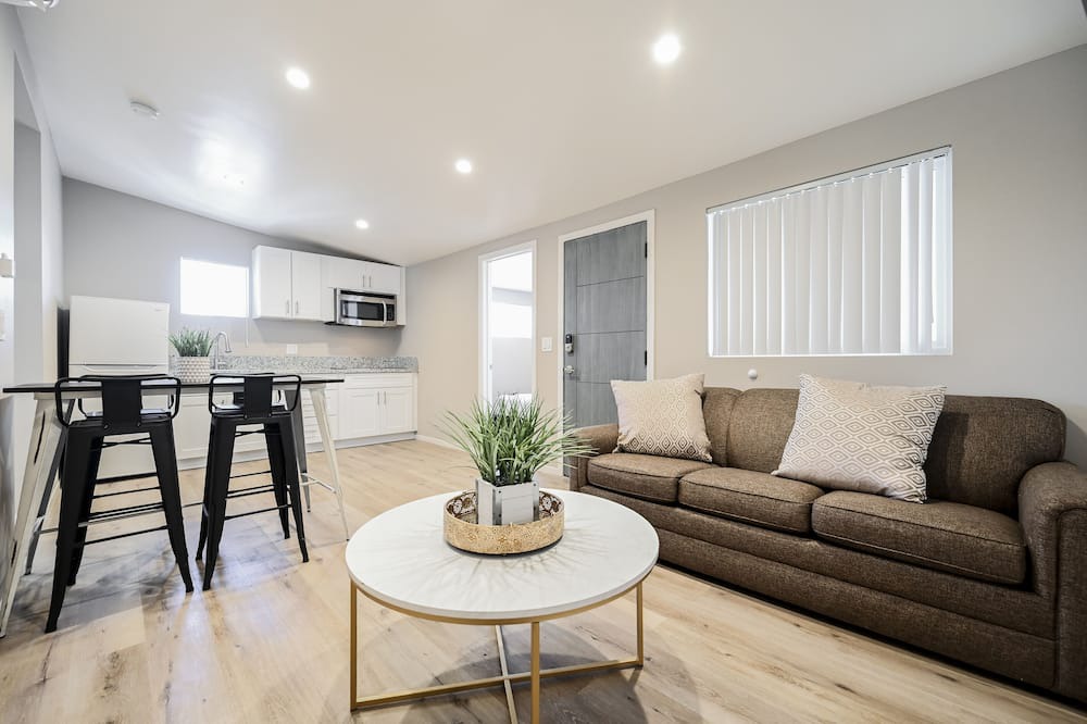 Photo of Livingroom in Gateway District
