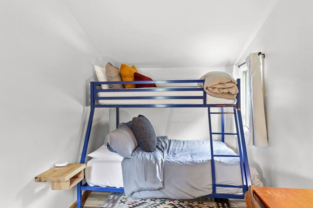 Photo of Bedroom in Newland