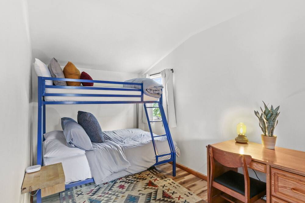 Photo of Bedroom in Newland