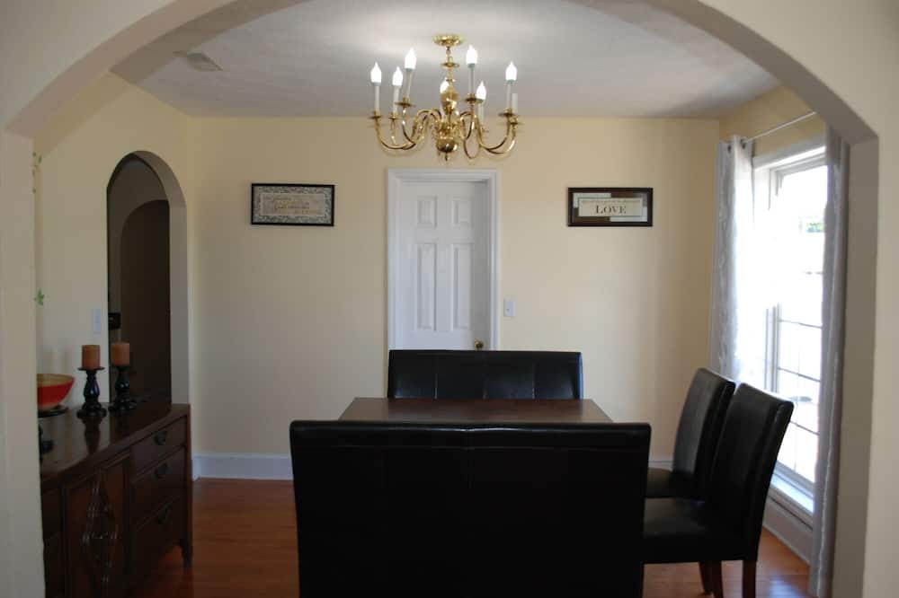 Photo of Livingroom in Mountain City