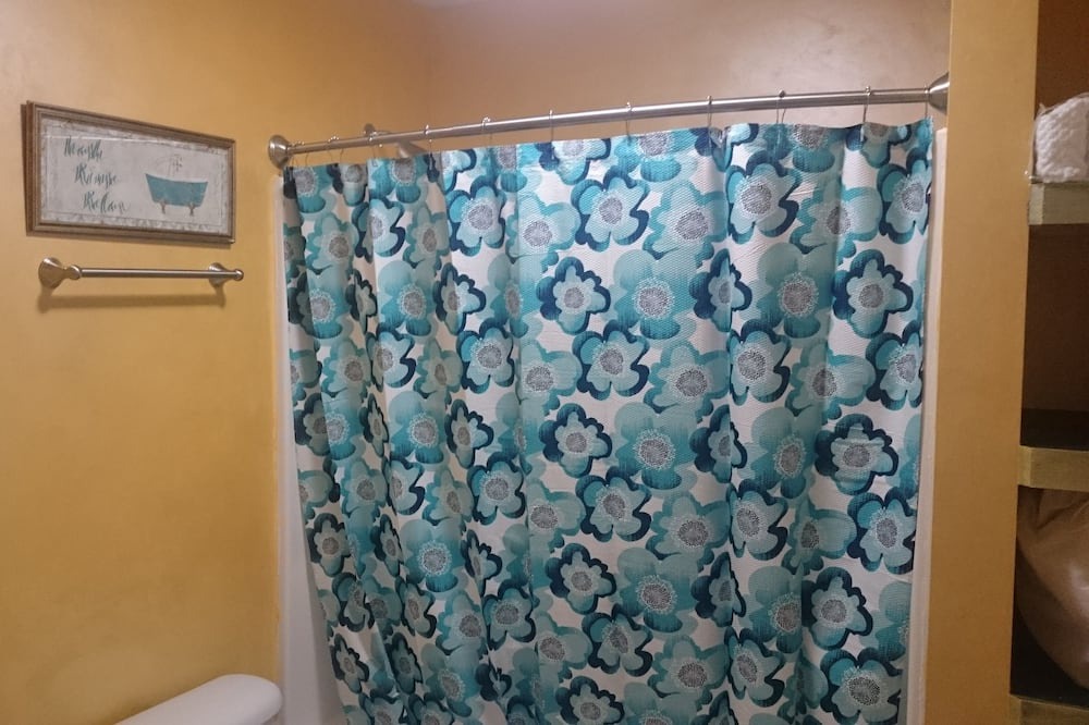 Photo of Bathroom in Mountain City