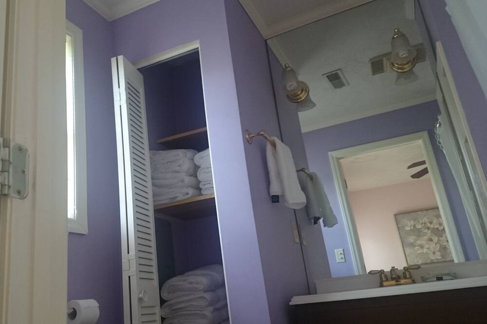 Photo of Bathroom in Mountain City