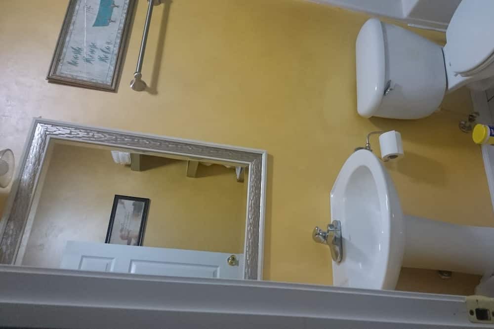 Photo of Bathroom in Mountain City