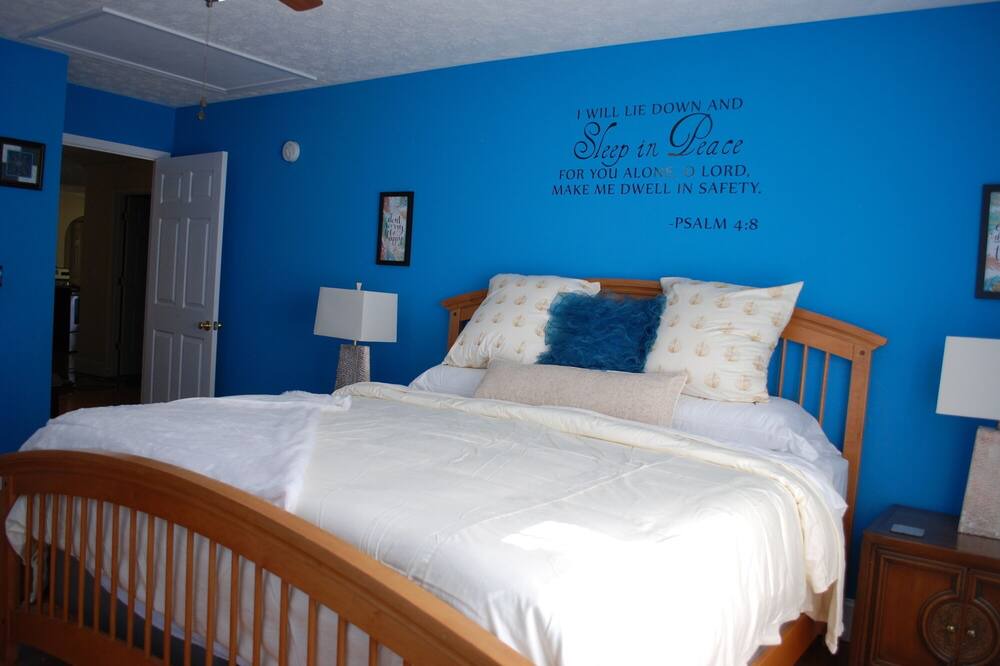 Photo of Bedroom in Mountain City