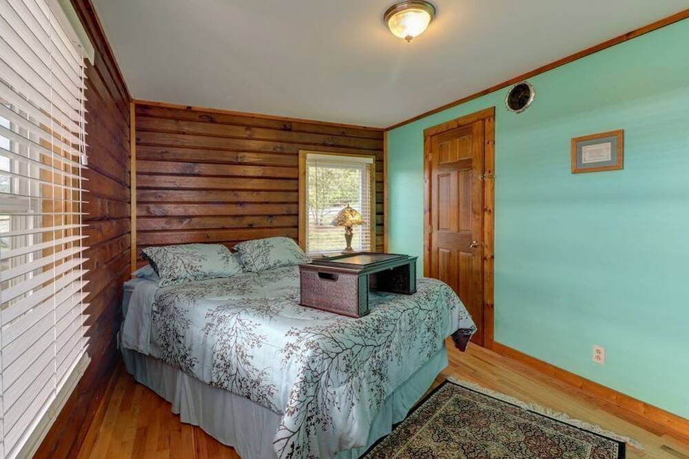 Photo of Bedroom in Mountain City