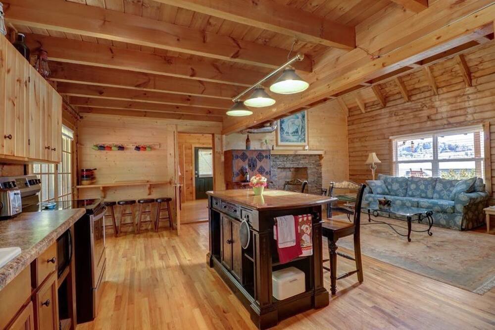 Photo of Kitchen in Mountain City