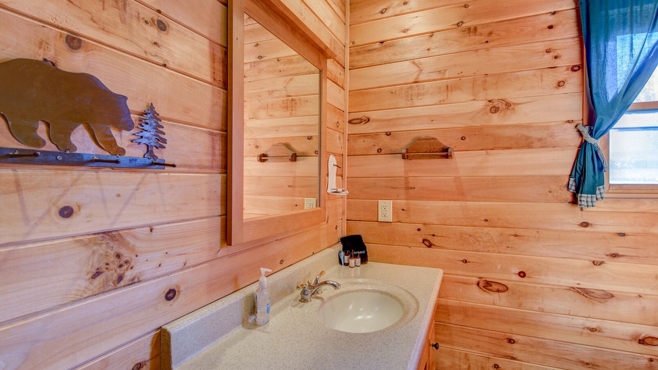 Photo of Bathroom in Newland