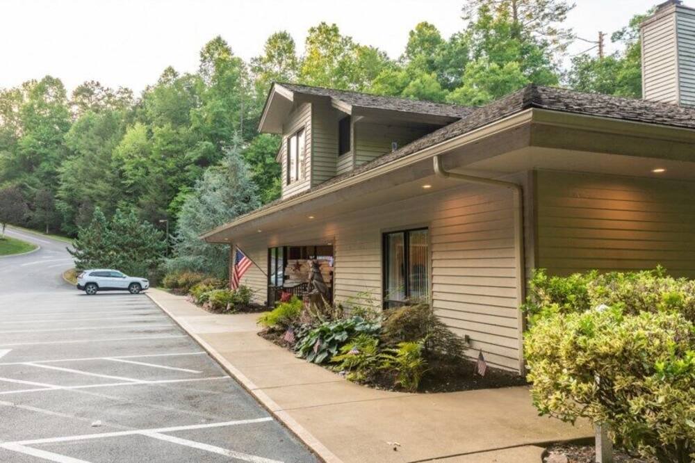 Photo of Others in Gatlinburg