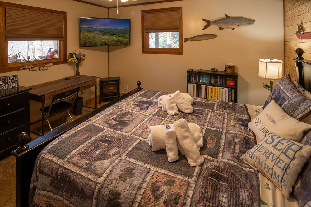 Photo of Bedroom in Elk Park