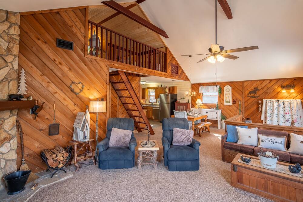Photo of Livingroom in Elk Park