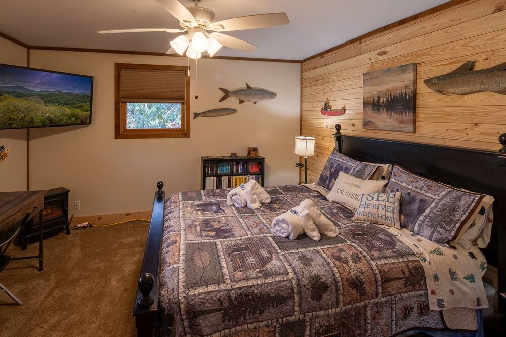 Photo of Bedroom in Elk Park
