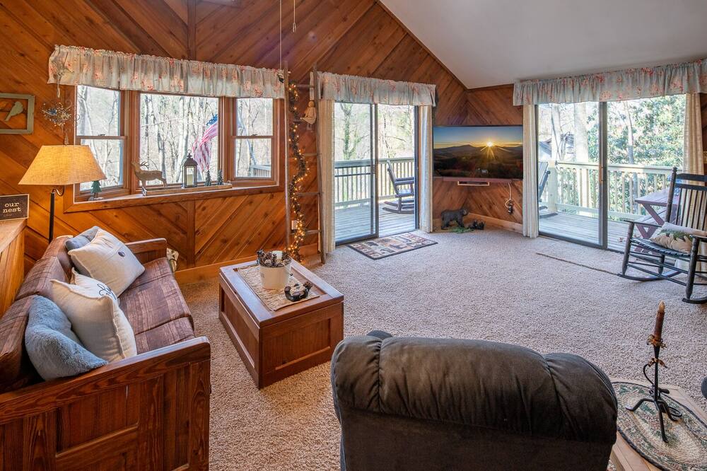 Photo of Bedroom in Elk Park