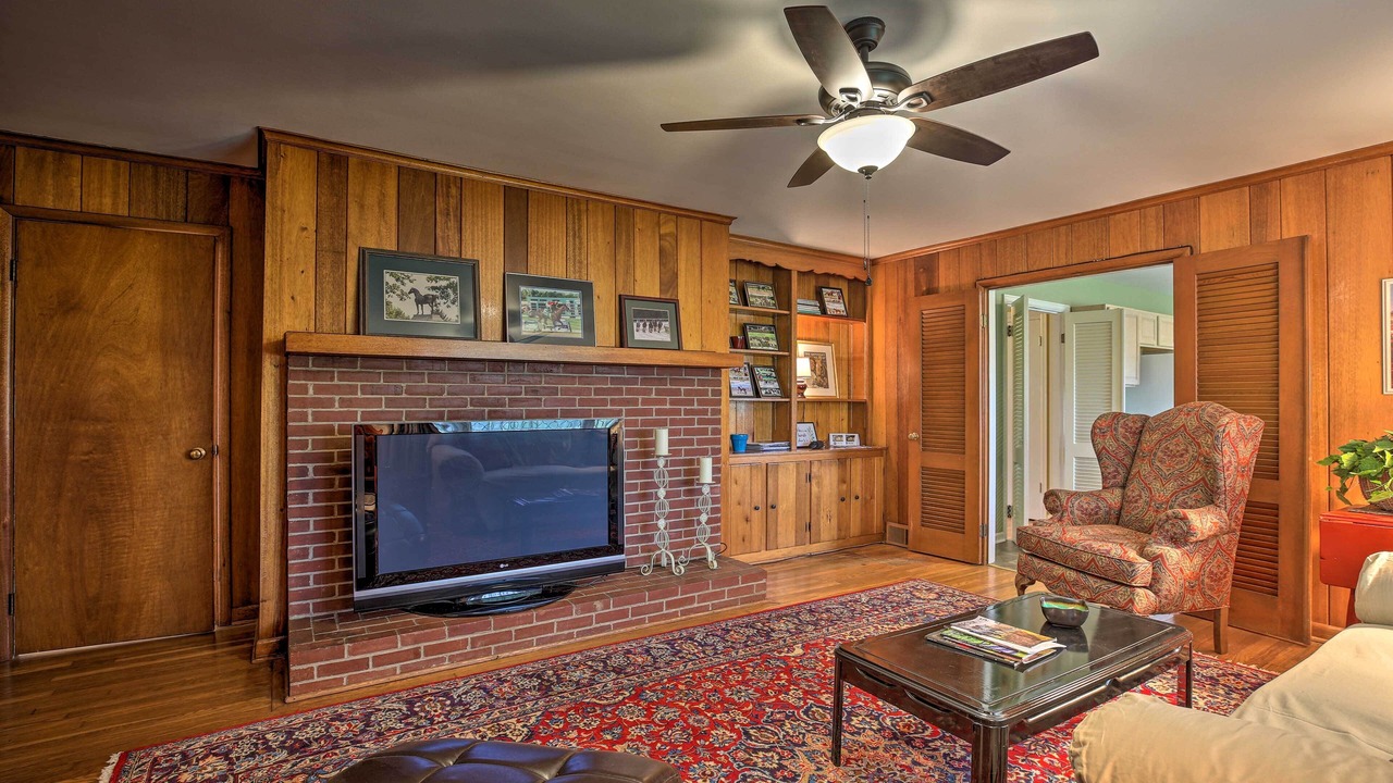 Photo of Livingroom in Lexington