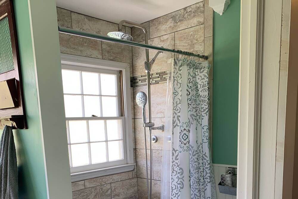 Photo of Bathroom in Mountain City