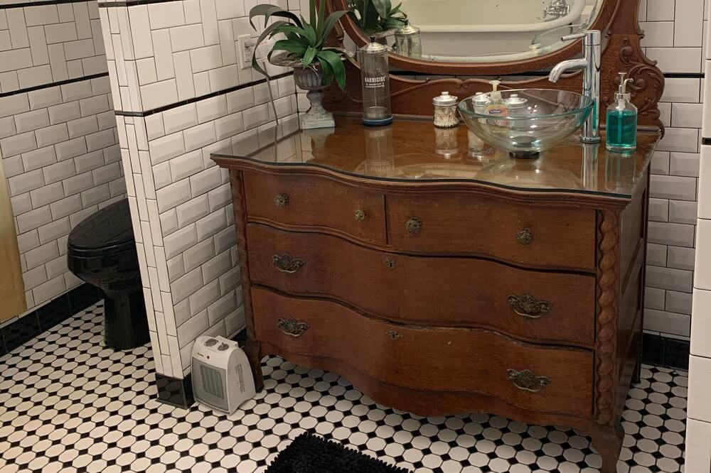 Photo of Bathroom in Mountain City