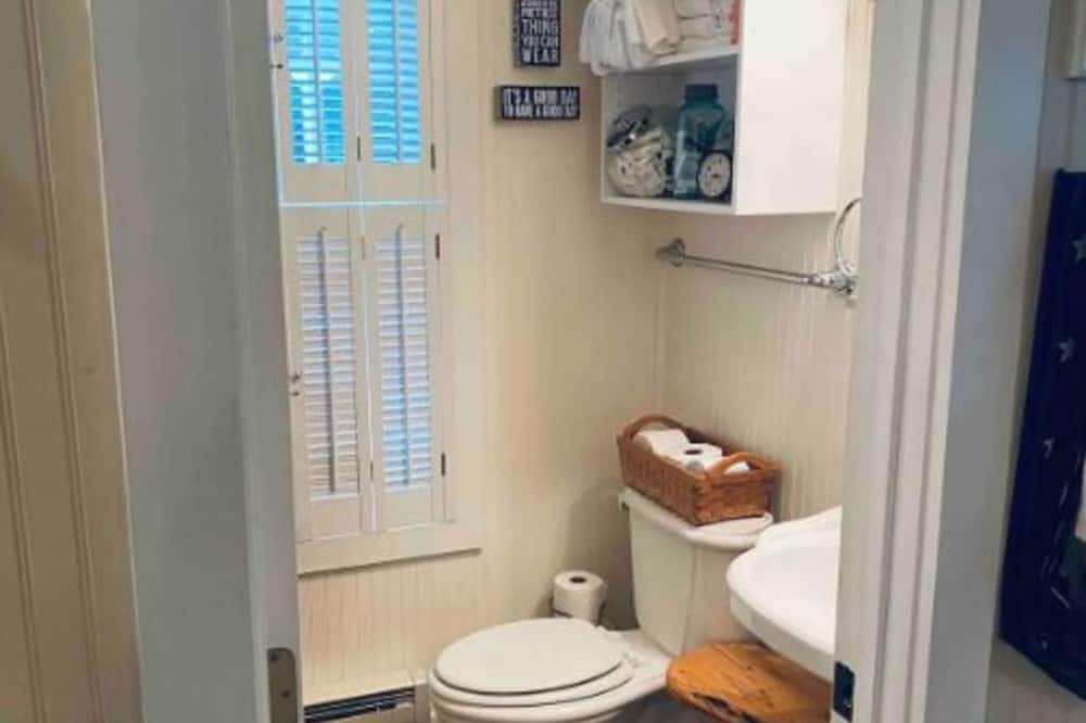 Photo of Bathroom in Altamont