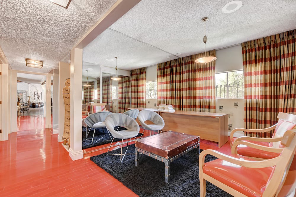 Photo of Livingroom in Scotch Eighty