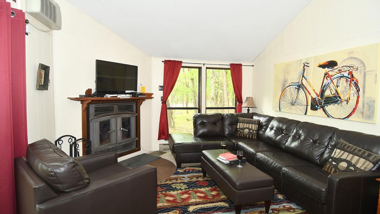 Photo of Livingroom in The Woods
