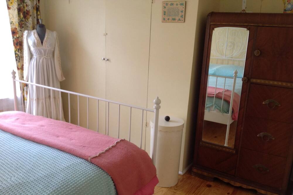 Photo of Bedroom in Black Mountain