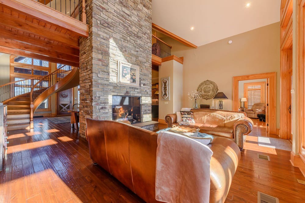 Photo of Livingroom in Ashe County