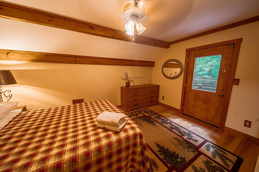 Photo of Bedroom in Zionville