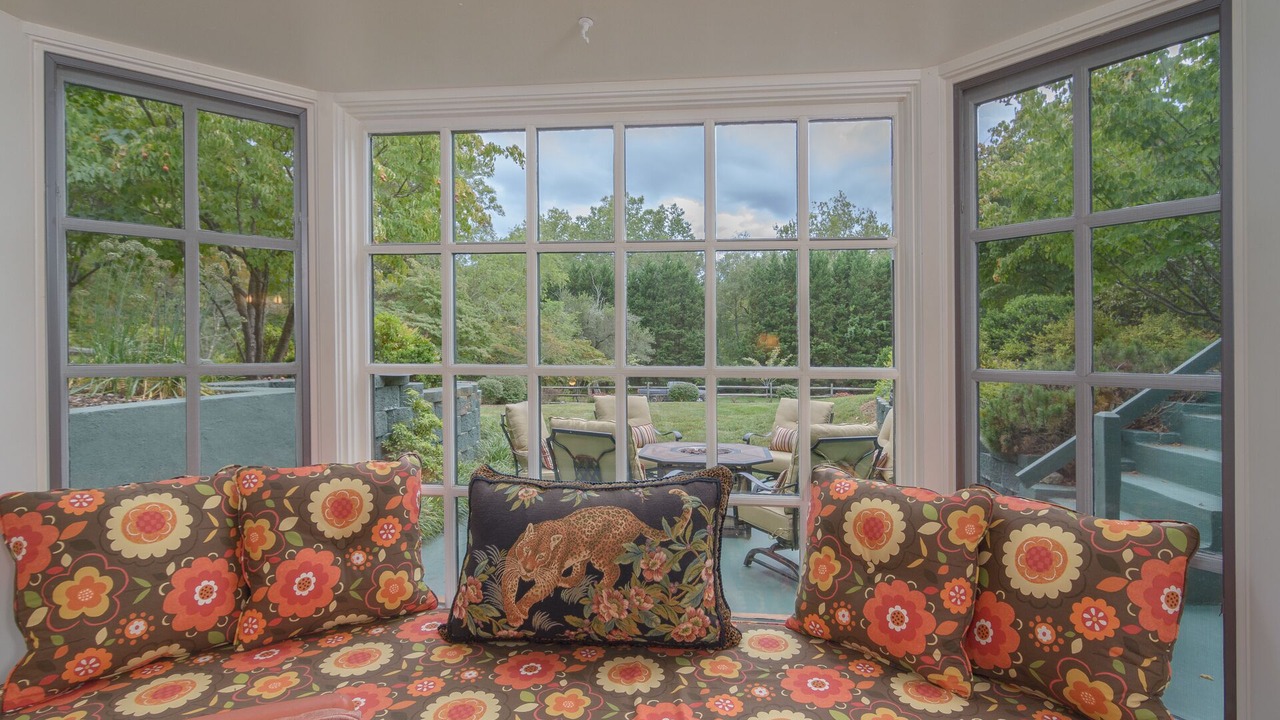 Photo of Livingroom in Fairview