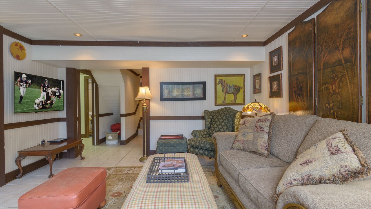 Photo of Livingroom in Fairview
