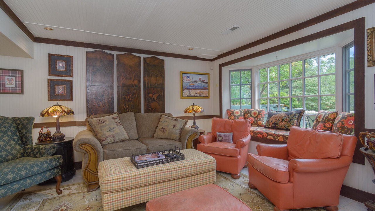 Photo of Livingroom in Fairview