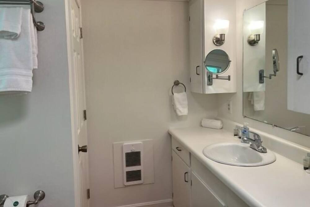 Photo of Bathroom in Lake Lure